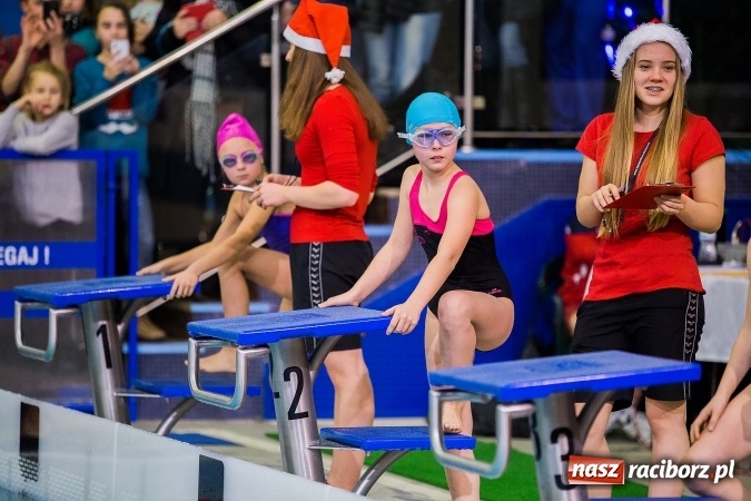 Zdjęcie w galerii na portalu naszraciborz.pl: IV Mikołajkowe Zawody Pływackie w ZSOMS wiadomości z regionu