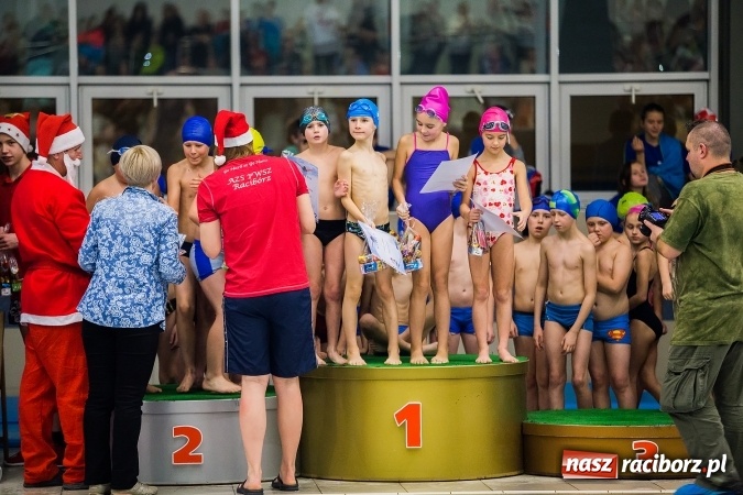 Zdjęcie w galerii na portalu naszraciborz.pl: IV Mikołajkowe Zawody Pływackie w ZSOMS wiadomości z regionu