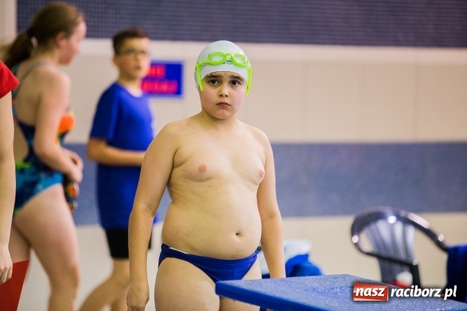 Zdjęcie w galerii na portalu naszraciborz.pl: IV Mikołajkowe Zawody Pływackie w ZSOMS wiadomości z regionu