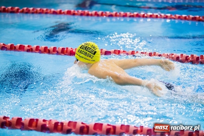 Zdjęcie w galerii na portalu naszraciborz.pl: IV Mikołajkowe Zawody Pływackie w ZSOMS wiadomości z regionu