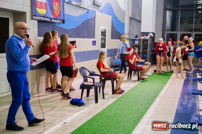 Zdjęcie w galerii na portalu naszraciborz.pl: IV Mikołajkowe Zawody Pływackie w ZSOMS wiadomości z regionu