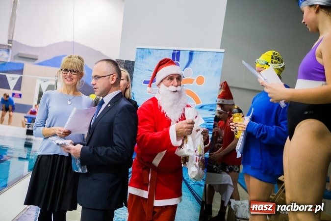 Zdjęcie w galerii na portalu naszraciborz.pl: IV Mikołajkowe Zawody Pływackie w ZSOMS wiadomości z regionu