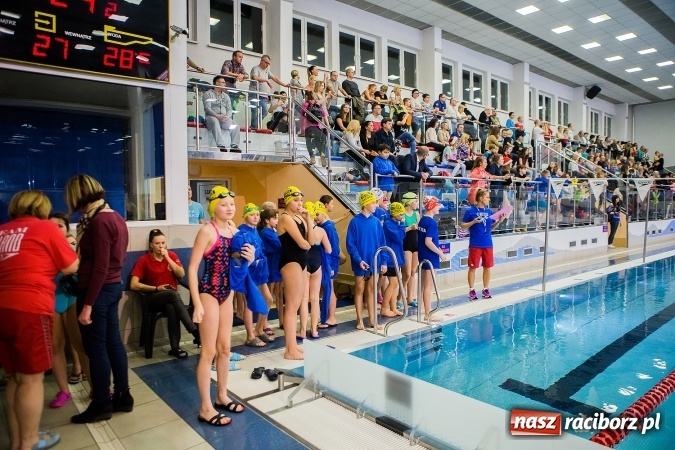 Zdjęcie w galerii na portalu naszraciborz.pl: IV Mikołajkowe Zawody Pływackie w ZSOMS wiadomości z regionu