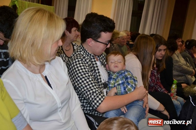 Zdjęcie w galerii na portalu naszraciborz.pl: Bajkowe Mikołajki w Roszkowie  wiadomości z regionu