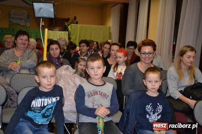 Zdjęcie w galerii na portalu naszraciborz.pl: Bajkowe Mikołajki w Roszkowie  wiadomości z regionu