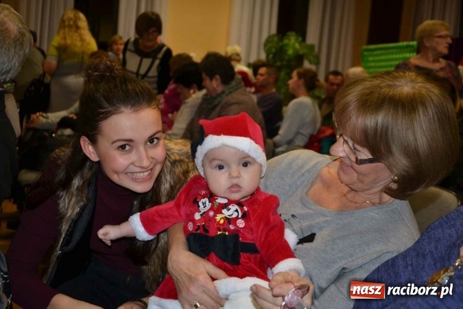 Zdjęcie w galerii na portalu naszraciborz.pl: Bajkowe Mikołajki w Roszkowie  wiadomości z regionu