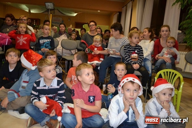 Zdjęcie w galerii na portalu naszraciborz.pl: Bajkowe Mikołajki w Roszkowie  wiadomości z regionu