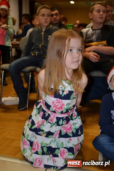 Zdjęcie w galerii na portalu naszraciborz.pl: Bajkowe Mikołajki w Roszkowie  wiadomości z regionu