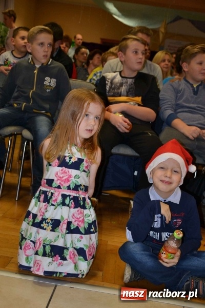 Zdjęcie w galerii na portalu naszraciborz.pl: Bajkowe Mikołajki w Roszkowie  wiadomości z regionu