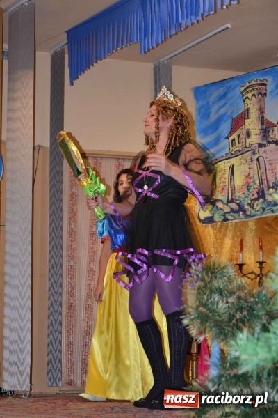 Zdjęcie w galerii na portalu naszraciborz.pl: Bajkowe Mikołajki w Roszkowie  wiadomości z regionu