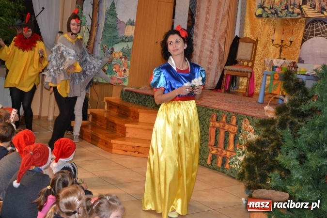 Zdjęcie w galerii na portalu naszraciborz.pl: Bajkowe Mikołajki w Roszkowie  wiadomości z regionu