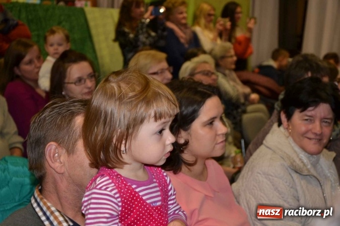 Zdjęcie w galerii na portalu naszraciborz.pl: Bajkowe Mikołajki w Roszkowie  wiadomości z regionu