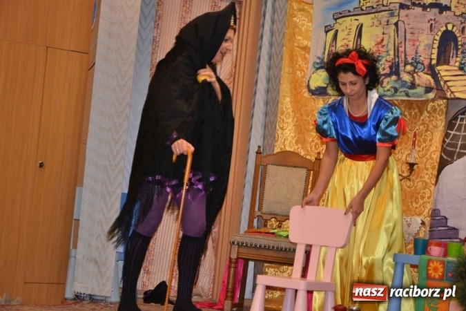 Zdjęcie w galerii na portalu naszraciborz.pl: Bajkowe Mikołajki w Roszkowie  wiadomości z regionu