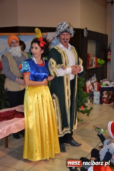 Zdjęcie w galerii na portalu naszraciborz.pl: Bajkowe Mikołajki w Roszkowie  wiadomości z regionu