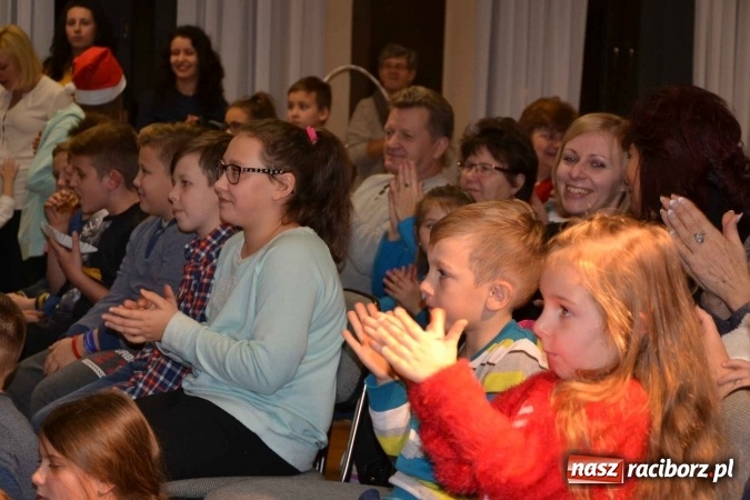 Zdjęcie w galerii na portalu naszraciborz.pl: Bajkowe Mikołajki w Roszkowie  wiadomości z regionu