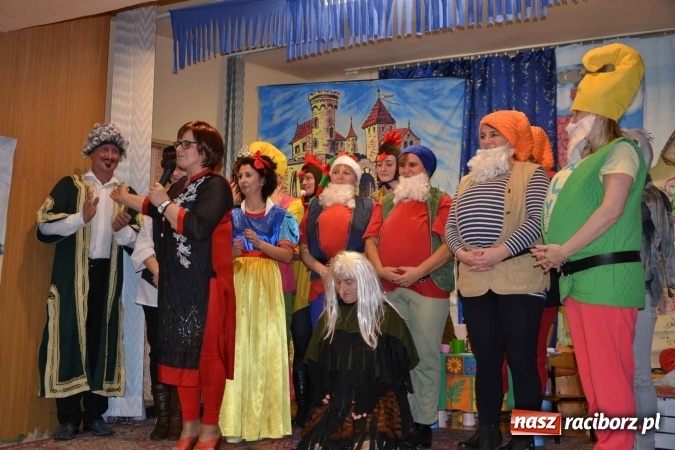 Zdjęcie w galerii na portalu naszraciborz.pl: Bajkowe Mikołajki w Roszkowie  wiadomości z regionu