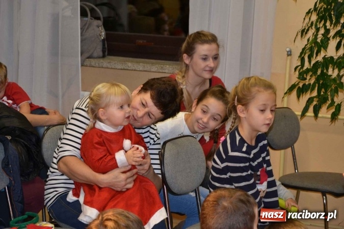 Zdjęcie w galerii na portalu naszraciborz.pl: Bajkowe Mikołajki w Roszkowie  wiadomości z regionu