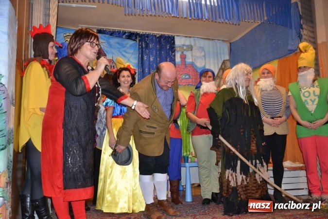 Zdjęcie w galerii na portalu naszraciborz.pl: Bajkowe Mikołajki w Roszkowie  wiadomości z regionu