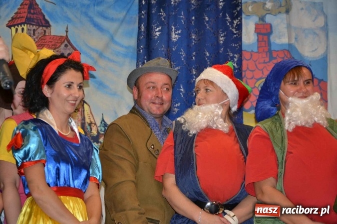 Zdjęcie w galerii na portalu naszraciborz.pl: Bajkowe Mikołajki w Roszkowie  wiadomości z regionu