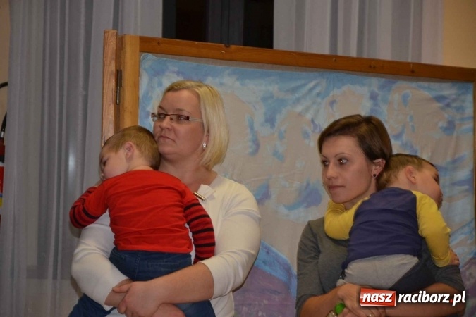 Zdjęcie w galerii na portalu naszraciborz.pl: Bajkowe Mikołajki w Roszkowie  wiadomości z regionu