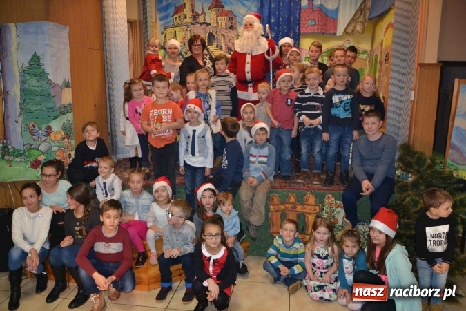 Zdjęcie w galerii na portalu naszraciborz.pl: Bajkowe Mikołajki w Roszkowie  wiadomości z regionu