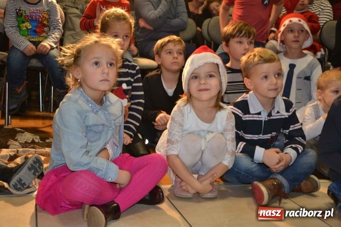 Zdjęcie w galerii na portalu naszraciborz.pl: Bajkowe Mikołajki w Roszkowie  wiadomości z regionu
