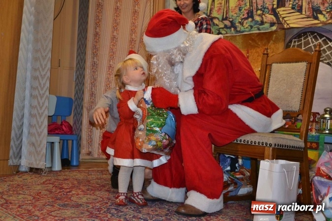 Zdjęcie w galerii na portalu naszraciborz.pl: Bajkowe Mikołajki w Roszkowie  wiadomości z regionu