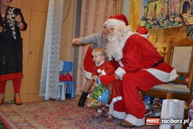 Zdjęcie w galerii na portalu naszraciborz.pl: Bajkowe Mikołajki w Roszkowie  wiadomości z regionu