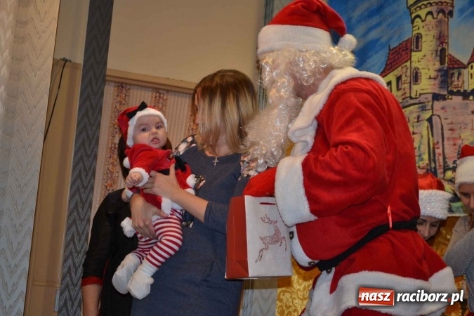 Zdjęcie w galerii na portalu naszraciborz.pl: Bajkowe Mikołajki w Roszkowie  wiadomości z regionu