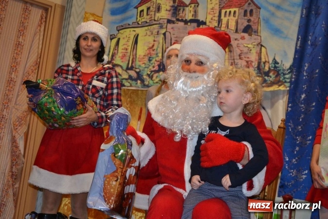 Zdjęcie w galerii na portalu naszraciborz.pl: Bajkowe Mikołajki w Roszkowie  wiadomości z regionu