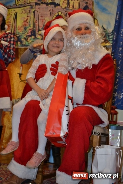 Zdjęcie w galerii na portalu naszraciborz.pl: Bajkowe Mikołajki w Roszkowie  wiadomości z regionu