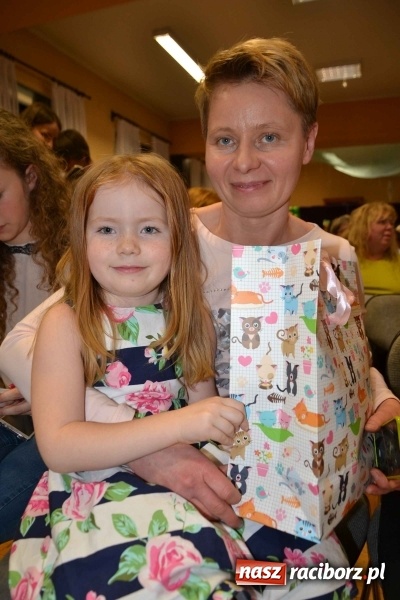 Zdjęcie w galerii na portalu naszraciborz.pl: Bajkowe Mikołajki w Roszkowie  wiadomości z regionu