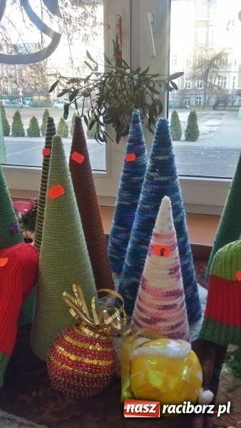 Zdjęcie w galerii na portalu naszraciborz.pl: Kiermasz świąteczny w Szkole Podstawowej nr 13  wiadomości z regionu