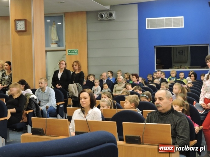 Zdjęcie w galerii na portalu naszraciborz.pl: Częstochowskie Przedsiębiorstwo Komunalne wręczyło nagrody laureatom ekokonkursu wiadomości z regionu