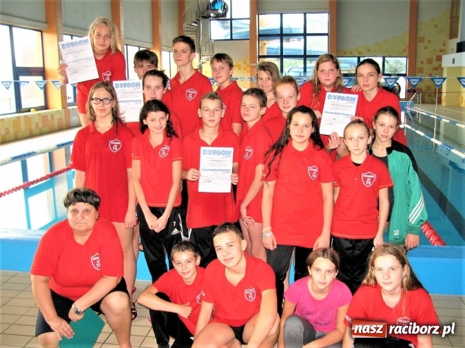 Zdjęcie w galerii na portalu naszraciborz.pl: Mikołajkowe Zawody Pływackie na pływalni SMS-u  wiadomości z regionu