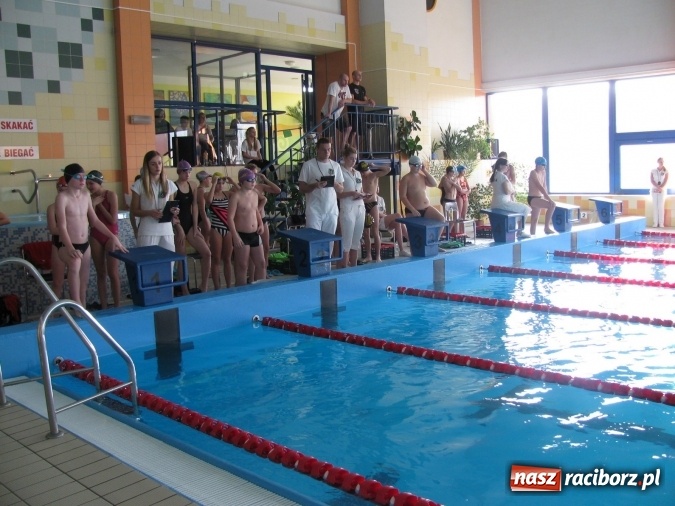 Zdjęcie w galerii na portalu naszraciborz.pl: Mikołajkowe Zawody Pływackie na pływalni SMS-u  wiadomości z regionu
