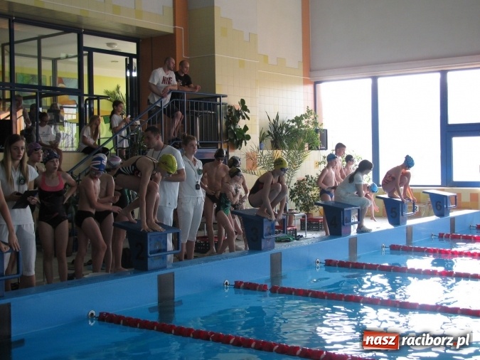 Zdjęcie w galerii na portalu naszraciborz.pl: Mikołajkowe Zawody Pływackie na pływalni SMS-u  wiadomości z regionu