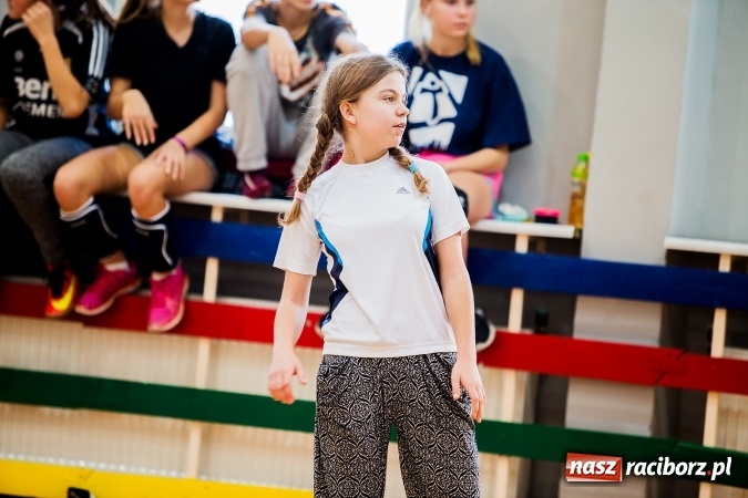 Zdjęcie w galerii na portalu naszraciborz.pl:  II Turniej Dwójek Siatkarskich Dziewcząt wiadomości z regionu