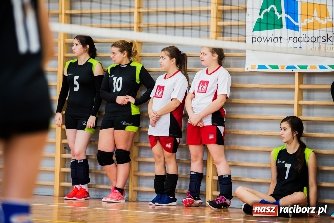 Zdjęcie w galerii na portalu naszraciborz.pl:  II Turniej Dwójek Siatkarskich Dziewcząt wiadomości z regionu