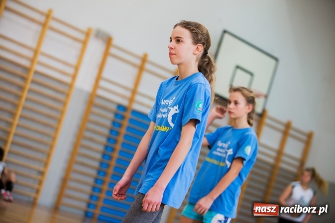 Zdjęcie w galerii na portalu naszraciborz.pl:  II Turniej Dwójek Siatkarskich Dziewcząt wiadomości z regionu