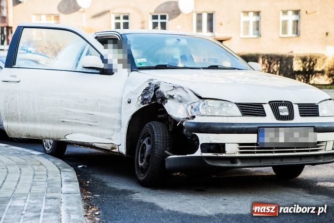 Zdjęcie w galerii na portalu naszraciborz.pl: Kolizja trzech samochodów na skrzyżowaniu Eichendorffa i Kościuszki wiadomości z regionu