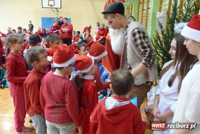 Zdjęcie w galerii na portalu naszraciborz.pl: Integracyjne mikołajki w Zespole Szkół Specjalnych w Raciborzu  wiadomości z regionu