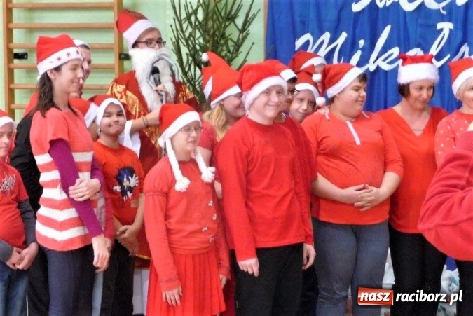 Zdjęcie w galerii na portalu naszraciborz.pl: Integracyjne mikołajki w Zespole Szkół Specjalnych w Raciborzu  wiadomości z regionu