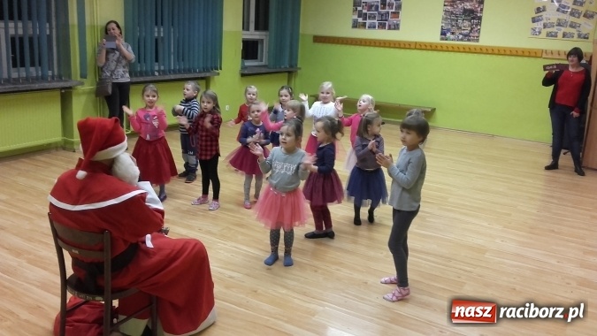 Zdjęcie w galerii na portalu naszraciborz.pl: Młodzieżowy Dom Kultury gościł Mikołaja przez dwa dni wiadomości z regionu