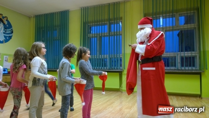 Zdjęcie w galerii na portalu naszraciborz.pl: Młodzieżowy Dom Kultury gościł Mikołaja przez dwa dni wiadomości z regionu
