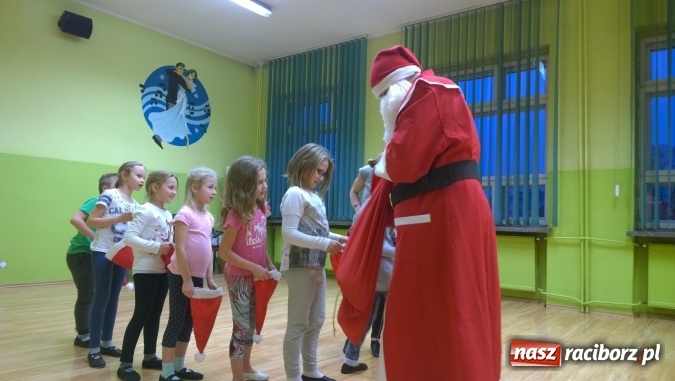 Zdjęcie w galerii na portalu naszraciborz.pl: Młodzieżowy Dom Kultury gościł Mikołaja przez dwa dni wiadomości z regionu