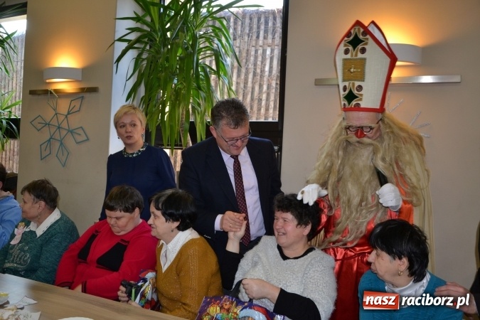 Zdjęcie w galerii na portalu naszraciborz.pl: Integracyjny św. Mikołaj w Tworkowie wiadomości z regionu