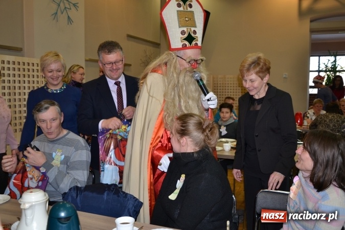 Zdjęcie w galerii na portalu naszraciborz.pl: Integracyjny św. Mikołaj w Tworkowie wiadomości z regionu