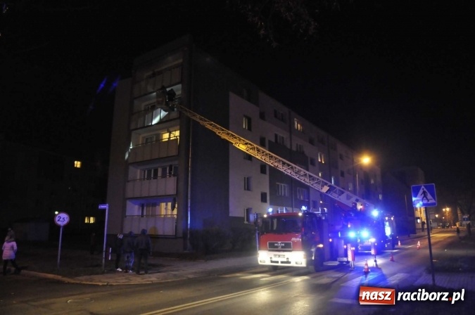 Zdjęcie w galerii na portalu naszraciborz.pl: Dwa wozy strażackie pognały na Łąkową. Ludzie zgłosili zadymienie wiadomości z regionu