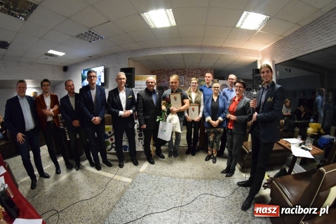 Zdjęcie w galerii na portalu naszraciborz.pl: Sala do street workout najlepszym pomysłem biznesowym w Raciborzu wiadomości z regionu